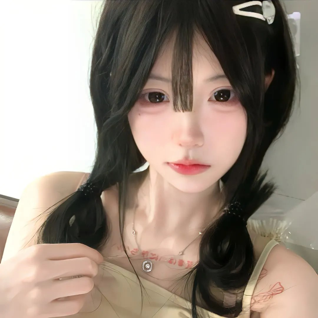 她与她的自画像